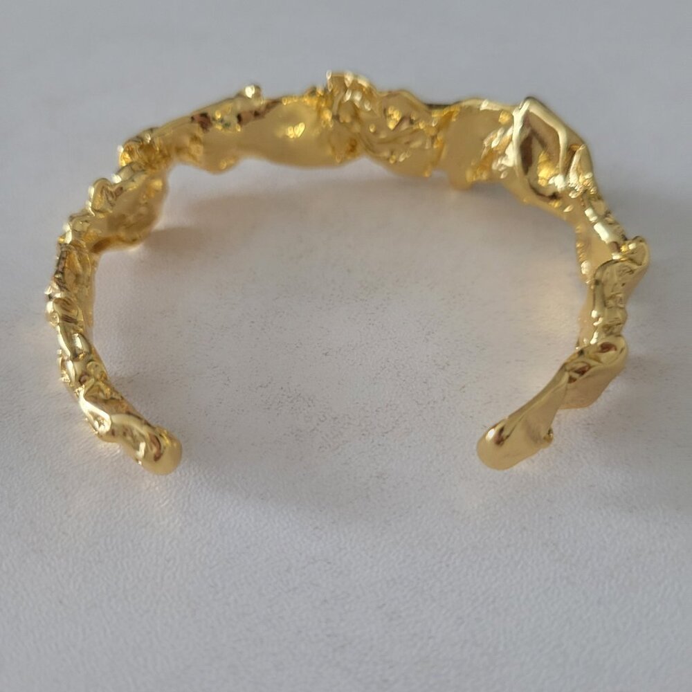 Amber Sceats Emery Cuff Bracelet Crushed Metal Design 24k Plated - Picture 8 of 8